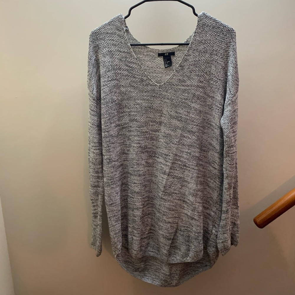 H&M Multi-Color V-Neck Sweater Top Size Small